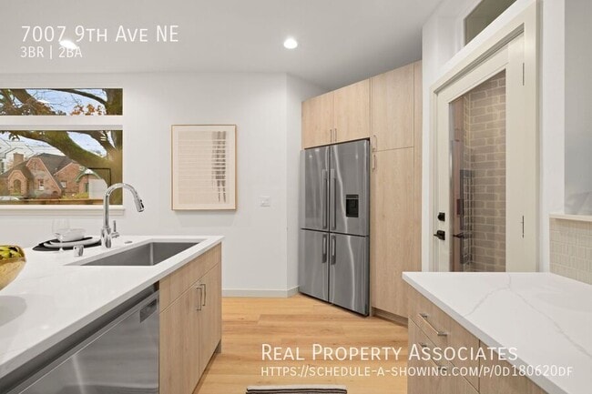 Building Photo - 7007 9th Ave NE