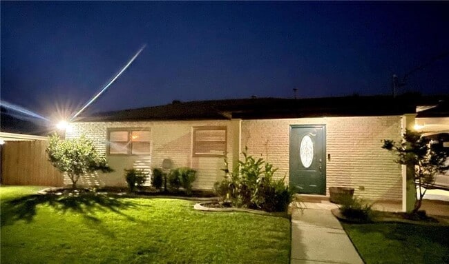 Building Photo - 2309 Rosetta Dr