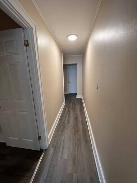 Building Photo - 466 NY-146