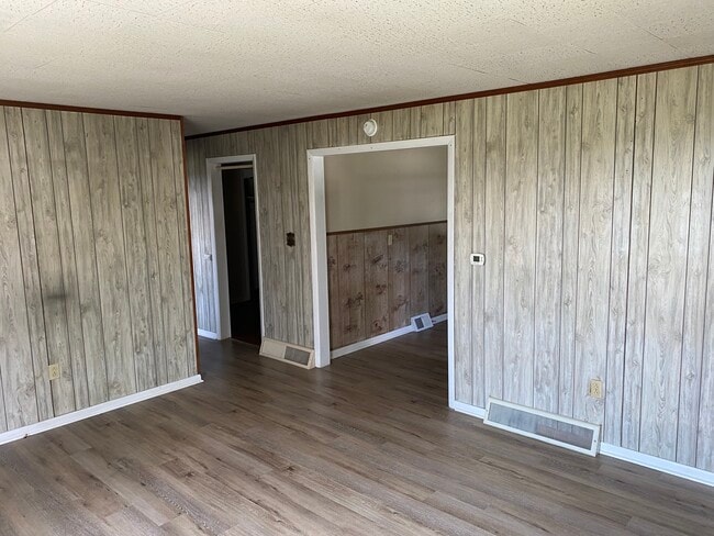 Building Photo - 253 Beacon Light Rd