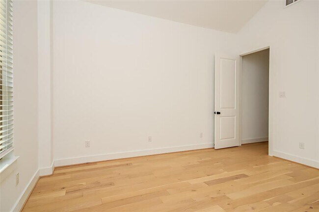 Building Photo - 3044 Truxillo St