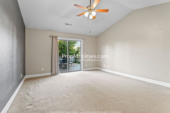Building Photo - 1134 SE 40th Ave