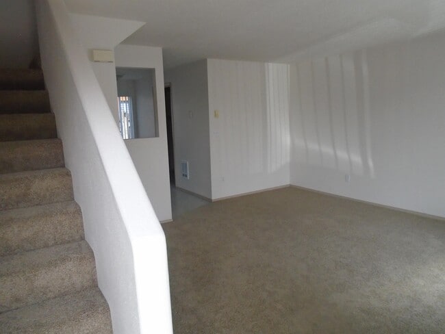 Building Photo - 160 N 7th St