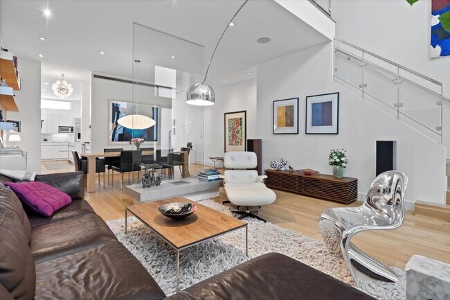 Building Photo - 1823 W Race Ave