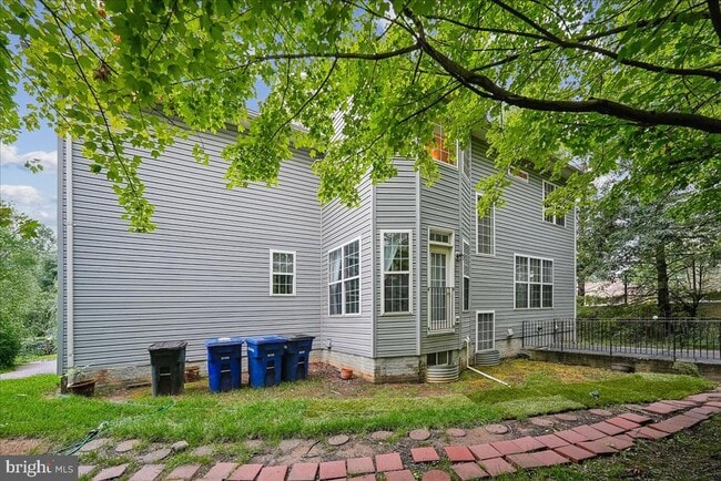 Building Photo - 905 Royal Elm Ct