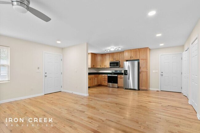 Building Photo - 9 Dundee St