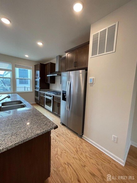 Building Photo - 103 Vaughn Dr