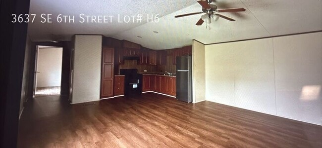 Building Photo - 3637 SE 6th St