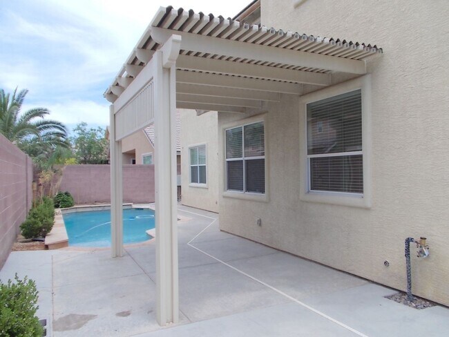 Building Photo - Beautiful 4BR Home with Pool, Loft, and 3-...