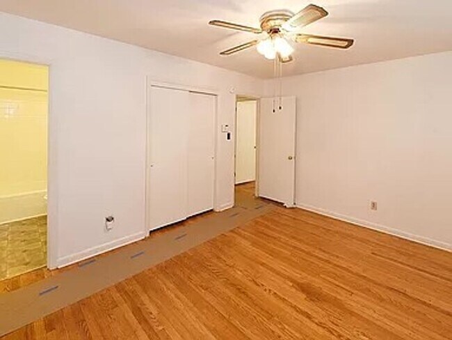 Building Photo - Discover the perfect blend of comfort and ...