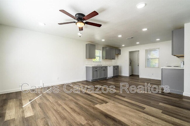 Building Photo - 1829 Mt Pleasant Dr