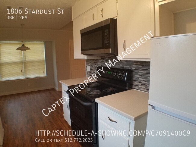 Building Photo - 1806 Stardust St