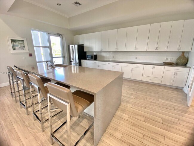 Building Photo - 7879 NW Greenbank Cir