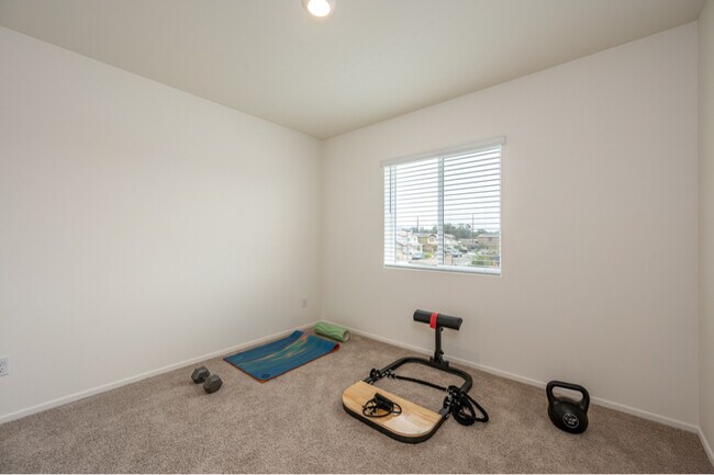 Building Photo - 28650 New Yorker Ln