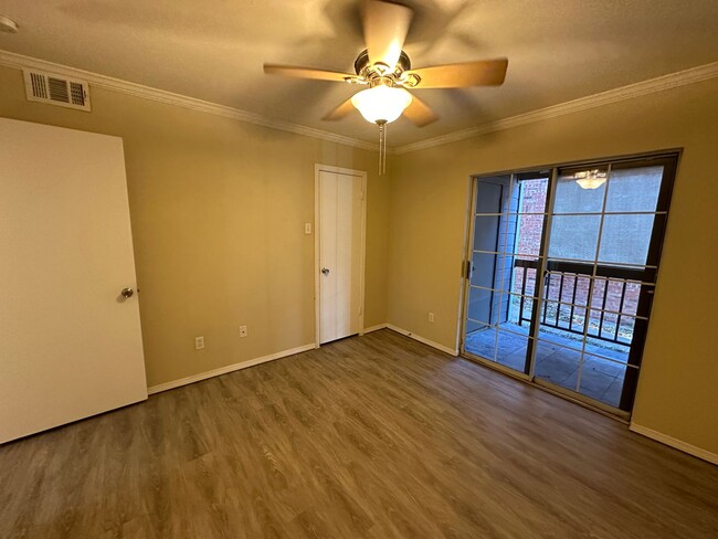 Building Photo - 2 Bed Unit For Rent With Community Pool - ...