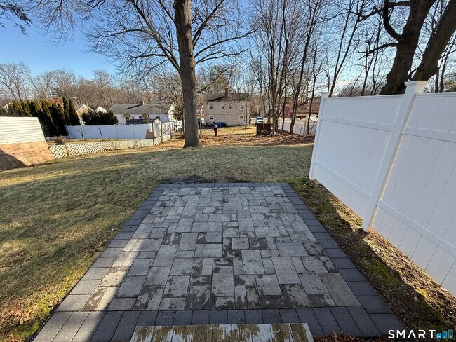 Building Photo - 38 Elmhurst Cir