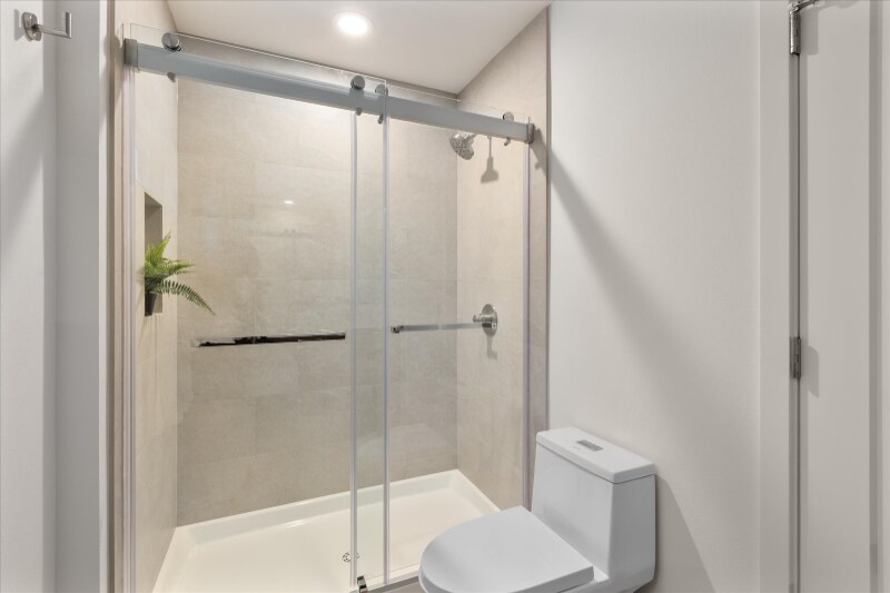 Building Photo - 2349 NE 127th St