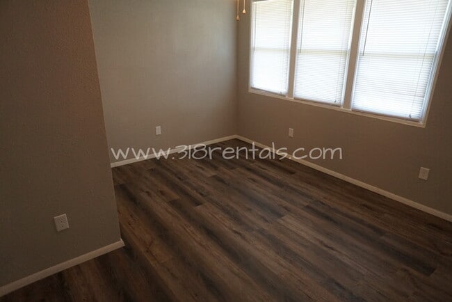 Building Photo - 948 Captain Shreve Dr