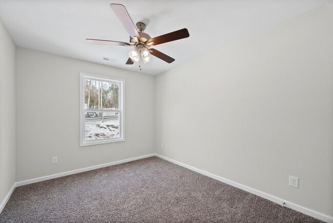 Building Photo - 839 Cumberland Dr