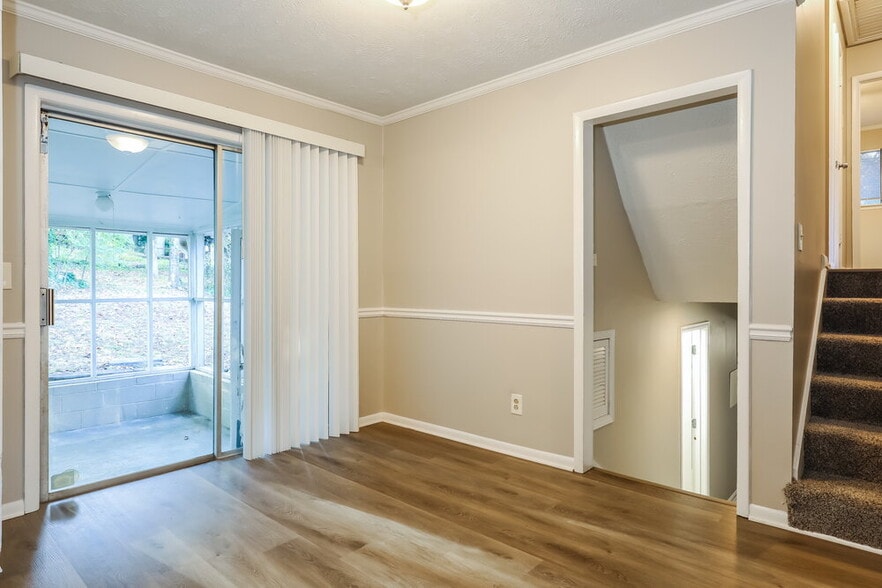 Building Photo - 9105 Homewood Dr