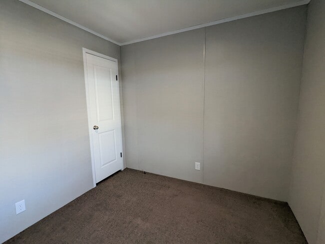 Building Photo - 584 Delaware