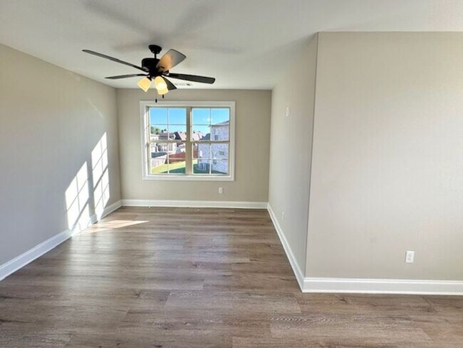 Building Photo - Beautiful Modern Brand New Home in Stonebr...