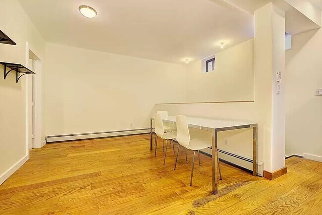 Building Photo - Ninth Avenue