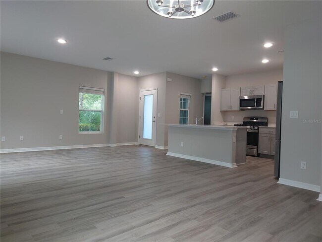 Building Photo - 13300 Wildgrass Trl