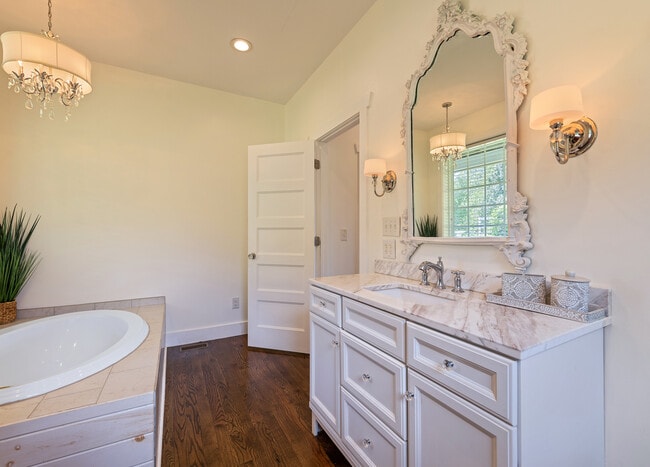 Building Photo - 179 Goldfinch Ln