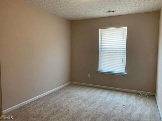 Building Photo - 25 Wexford Way