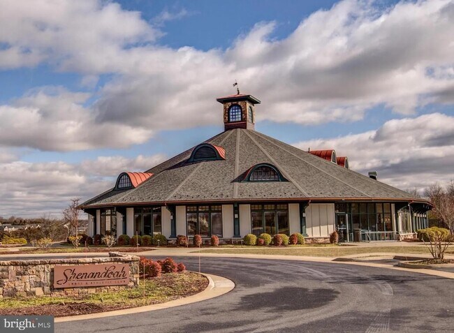 Building Photo - 157 Leather Flower Dr