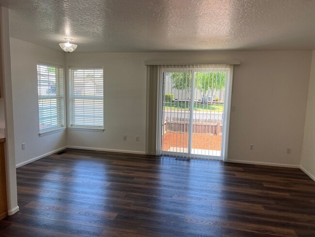 Building Photo - Newly updated 3-bedroom, 2-bathroom duplex with a garage!