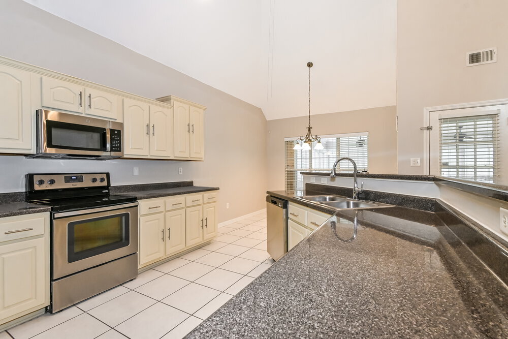 Building Photo - 8083 Delta Lakes Blvd