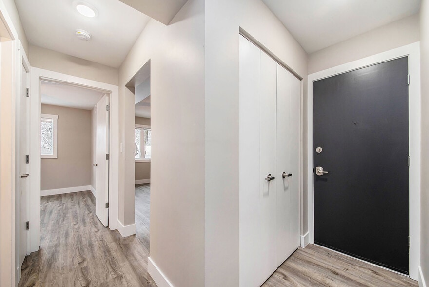 Building Photo - 174 S Fremont St NE