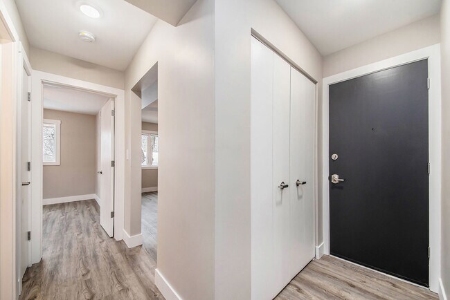 Building Photo - 174 S Fremont St NE