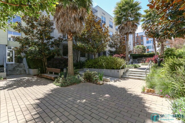 Building Photo - Bayview: Bi-Level 3 Bed 3 Bath w/ Parking,...
