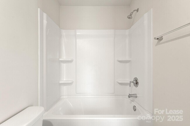 Building Photo - 117 Dogwood Vlg Trl