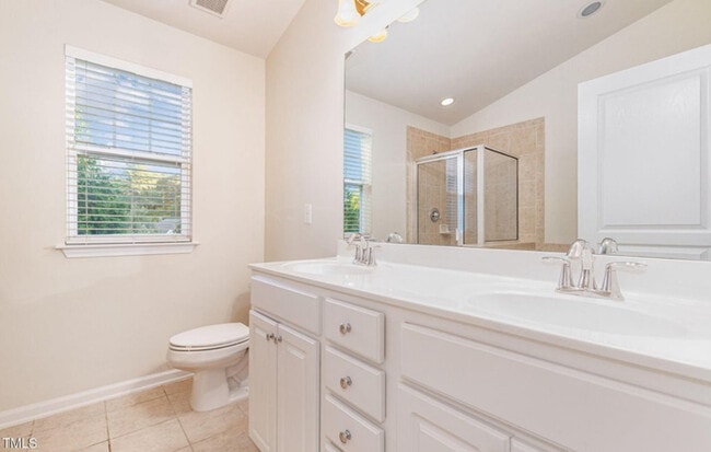 Building Photo - !! SPECIAL HALF OFF SECOND MONTH'S RENT!!! Stunning 4BR 3.5BA Townhome w/ Bonus Room • In-Unit La...