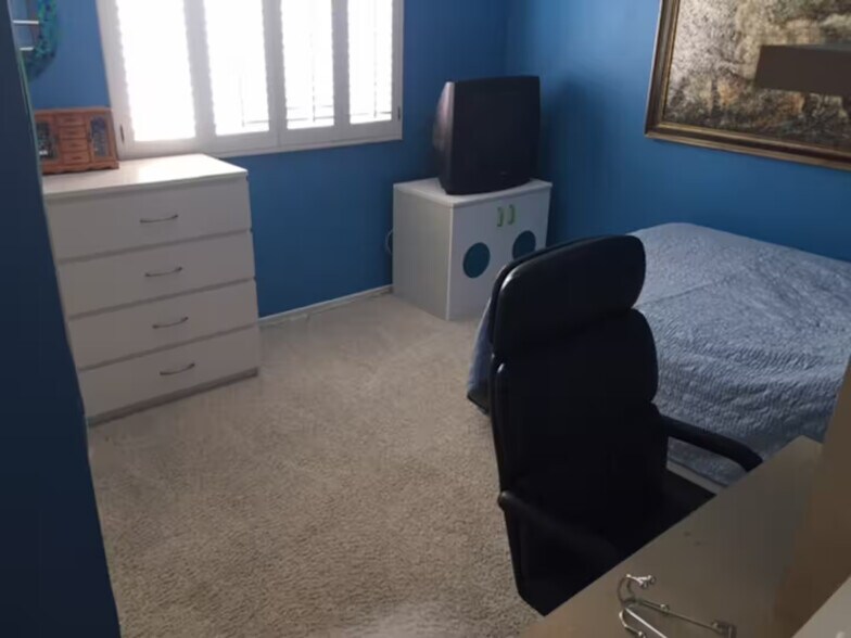 Building Photo - 11260 Overland Ave