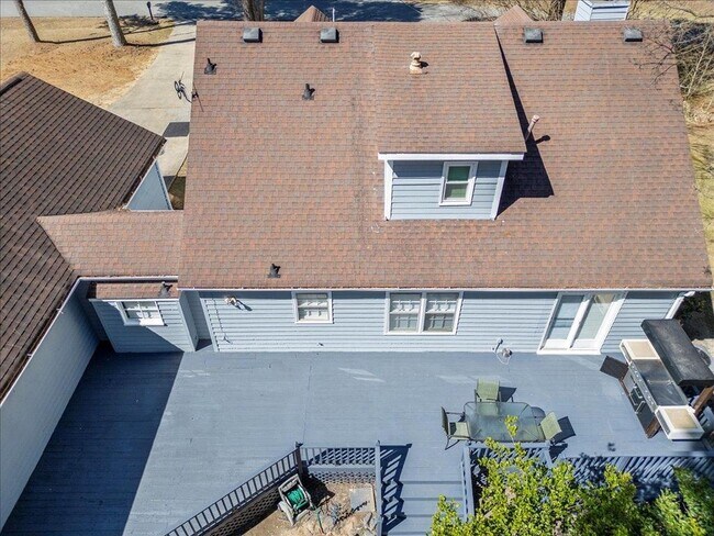 Building Photo - 150 Forest Ridge Ct SW