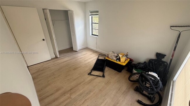 Building Photo - 10583 La Placida Dr