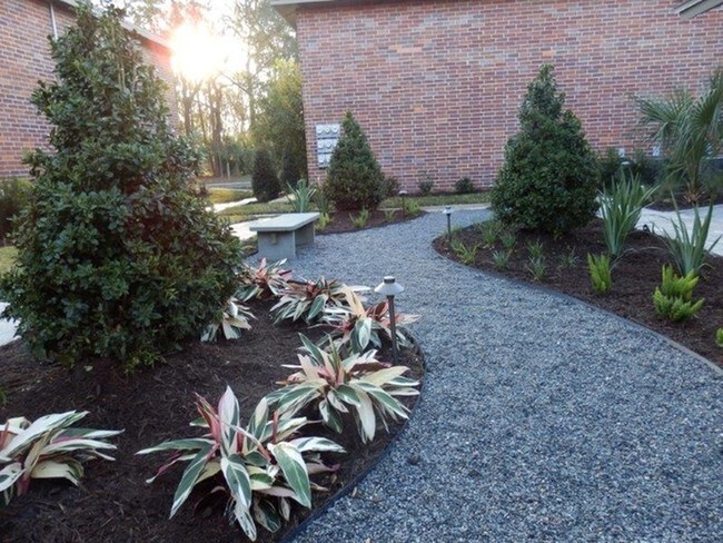 Leasing Center Courtyard - Canyon Square