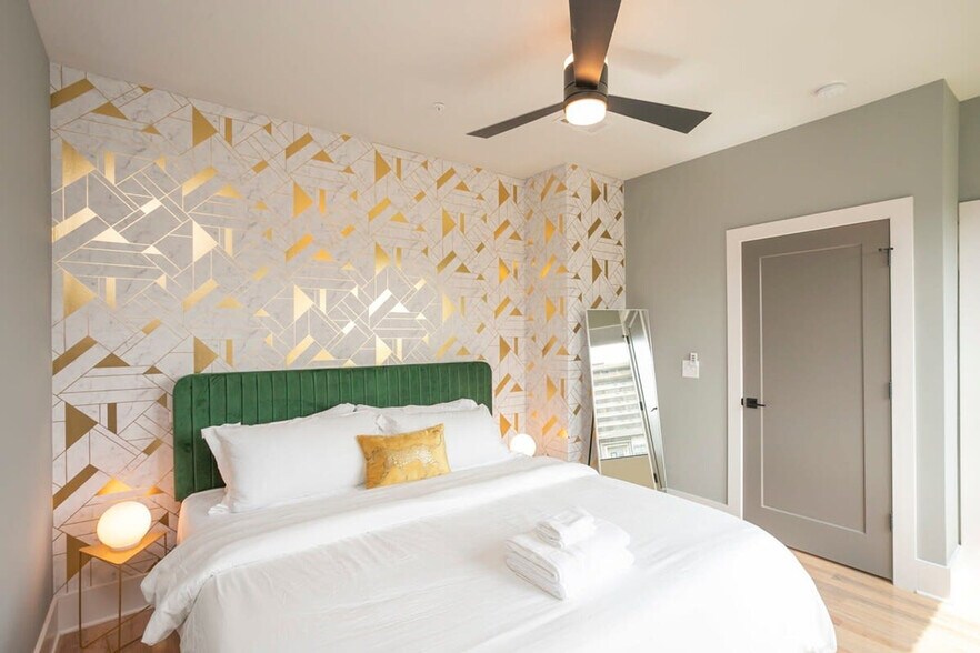 Building Photo - 1700 19th Ave S