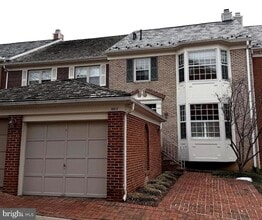 Building Photo - 8017 Rising Ridge Rd