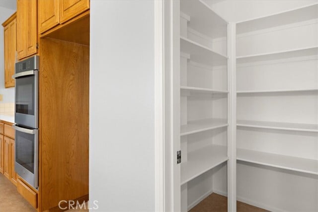 Building Photo - 3 Mantenida