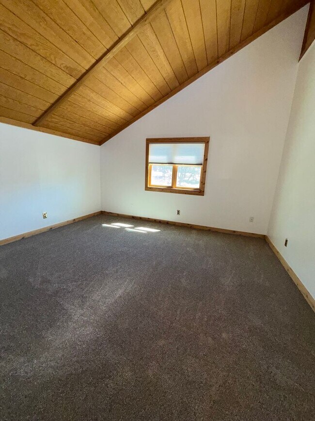 Building Photo - 3793 Badger Ln
