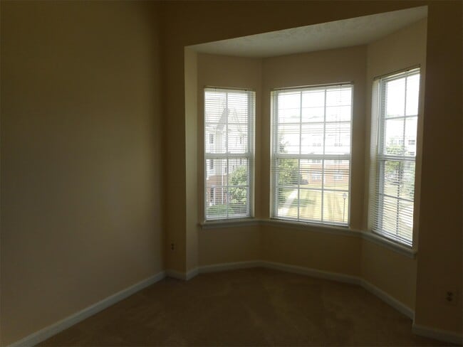 Building Photo - 104 Bayland Dr