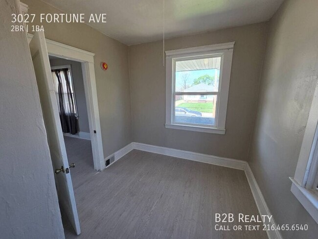 Building Photo - 3027 Fortune Ave