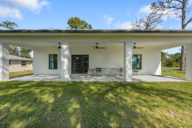 Building Photo - 6607 Deland Ave