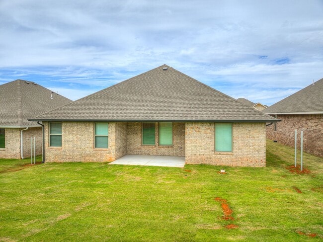 Building Photo - Newer Home + Deer Creek Schools + Storm Shelter